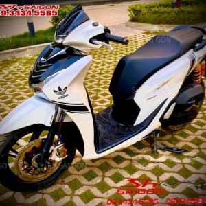 xe sh 2020 gắn mặt nạ ba sọc đen bóng cực đẹp